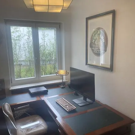 Large House With 4 Bedrooms In A Quiet And Greened Area Near München