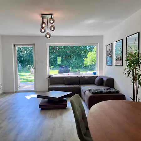 Large House With 4 Bedrooms In A Quiet And Greened Area Near * Monachium
