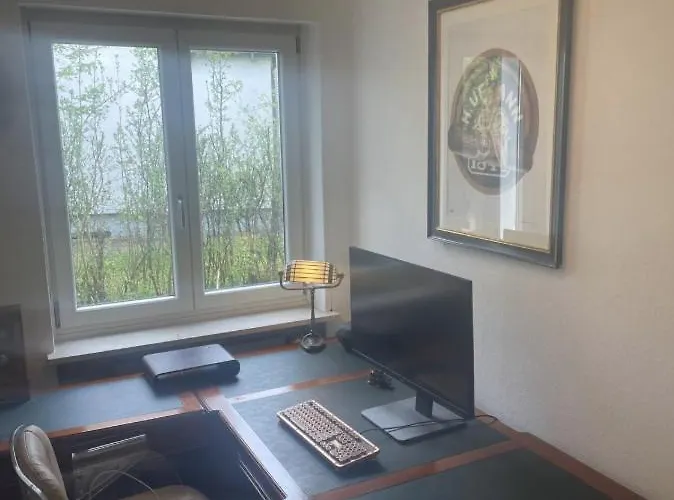 Large House With 4 Bedrooms In A Quiet And Greened Area Near Monachium