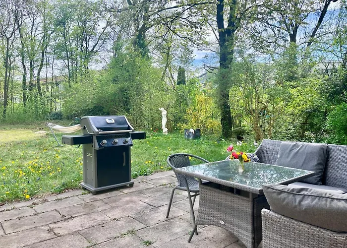 Large House With 4 Bedrooms In A Quiet And Greened Area Near *