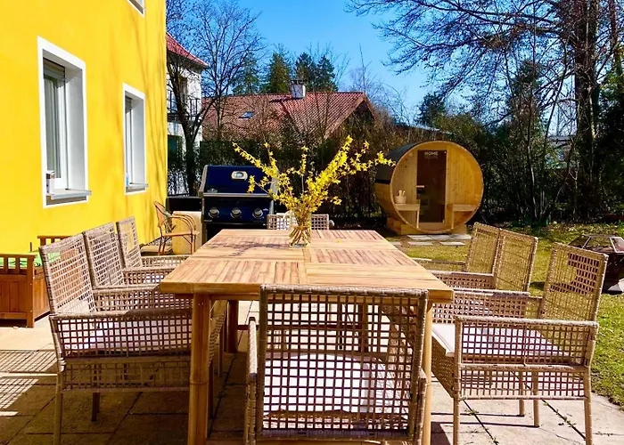 Large House With 4 Bedrooms In A Quiet And Greened Area Near מינכן