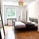 Large House With 4 Bedrooms In A Quiet And Greened Area Near Apartmán *