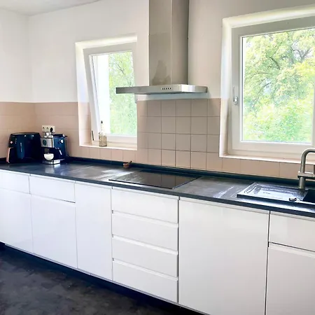 Large House With 4 Bedrooms In A Quiet And Greened Area Near Apartment