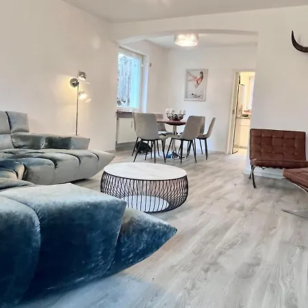 Large House With 4 Bedrooms In A Quiet And Greened Area Near Apartment