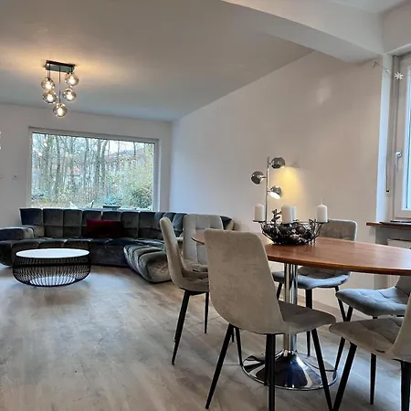 Large House With 4 Bedrooms In A Quiet And Greened Area Near Apartment *