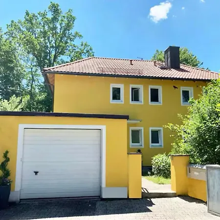 Large House With 4 Bedrooms In A Quiet And Greened Area Near Apartmán *