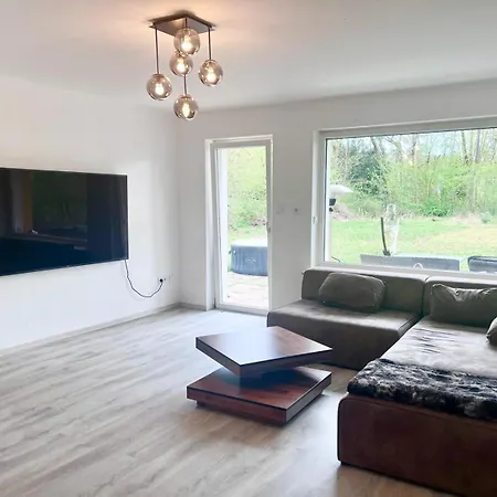 Large House With 4 Bedrooms In A Quiet And Greened Area Near Apartment Munich