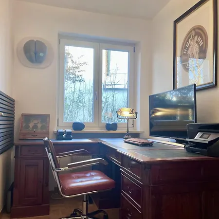 Large House With 4 Bedrooms In A Quiet And Greened Area Near Apartmán Mnichov