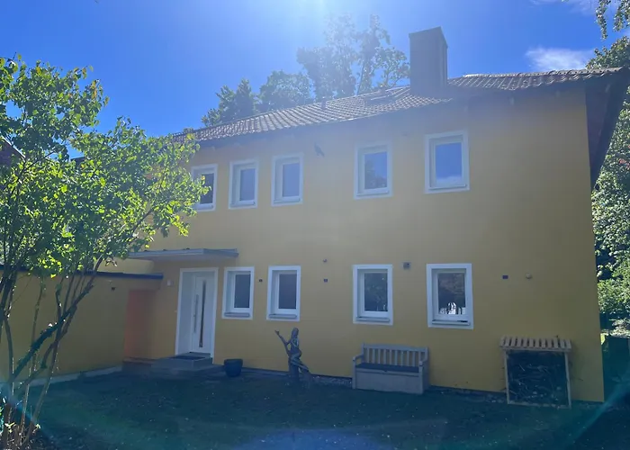 Large House With 4 Bedrooms In A Quiet And Greened Area Near München