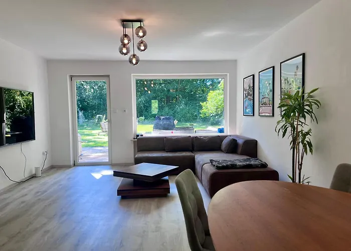 Large House With 4 Bedrooms In A Quiet And Greened Area Near * München