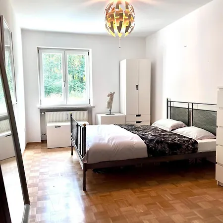 Large House With 4 Bedrooms In A Quiet And Greened Area Near Apartmán *