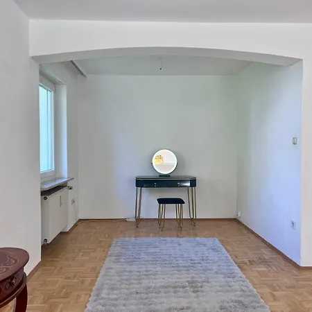 Large House With 4 Bedrooms In A Quiet And Greened Area Near * Münih