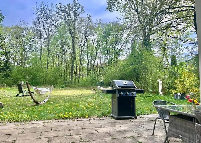 Large House With 4 Bedrooms In A Quiet And Greened Area Near