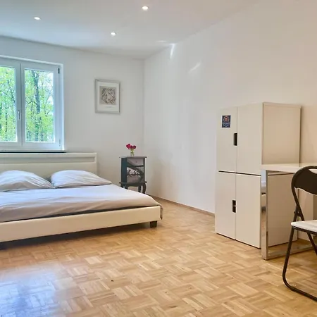 Large House With 4 Bedrooms In A Quiet And Greened Area Near * München